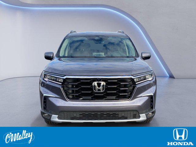 new 2025 Honda Pilot car, priced at $52,299