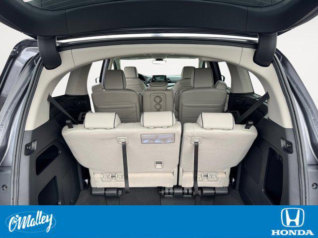 new 2025 Honda Odyssey car, priced at $45,999