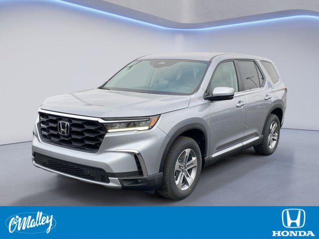 new 2025 Honda Pilot car, priced at $45,199