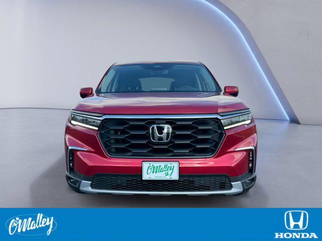 new 2025 Honda Pilot car, priced at $45,799