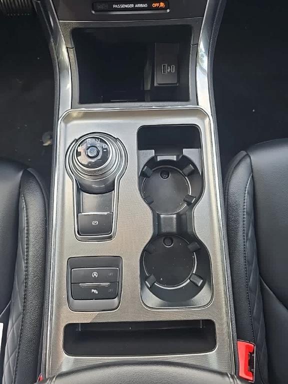 used 2024 Ford Edge car, priced at $25,404