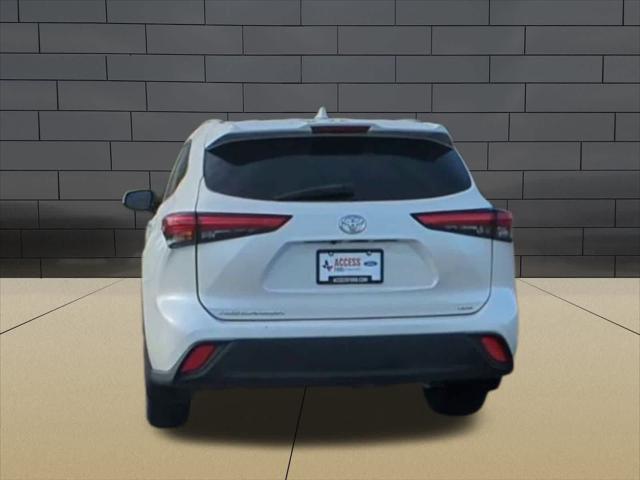 used 2022 Toyota Highlander car, priced at $34,359