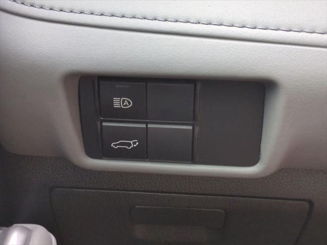 used 2022 Toyota Highlander car, priced at $34,359
