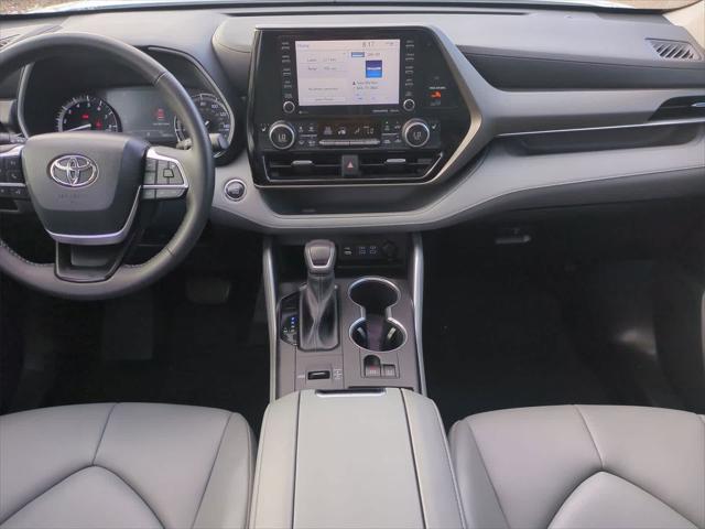 used 2022 Toyota Highlander car, priced at $34,359