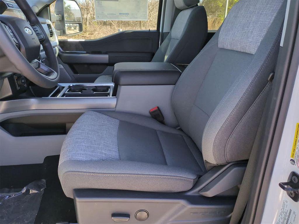 new 2025 Ford F-250 car, priced at $64,690