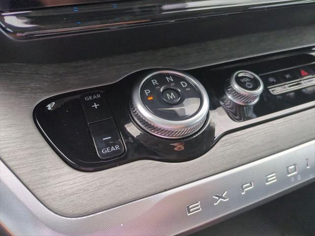 new 2025 Ford Expedition car, priced at $79,595