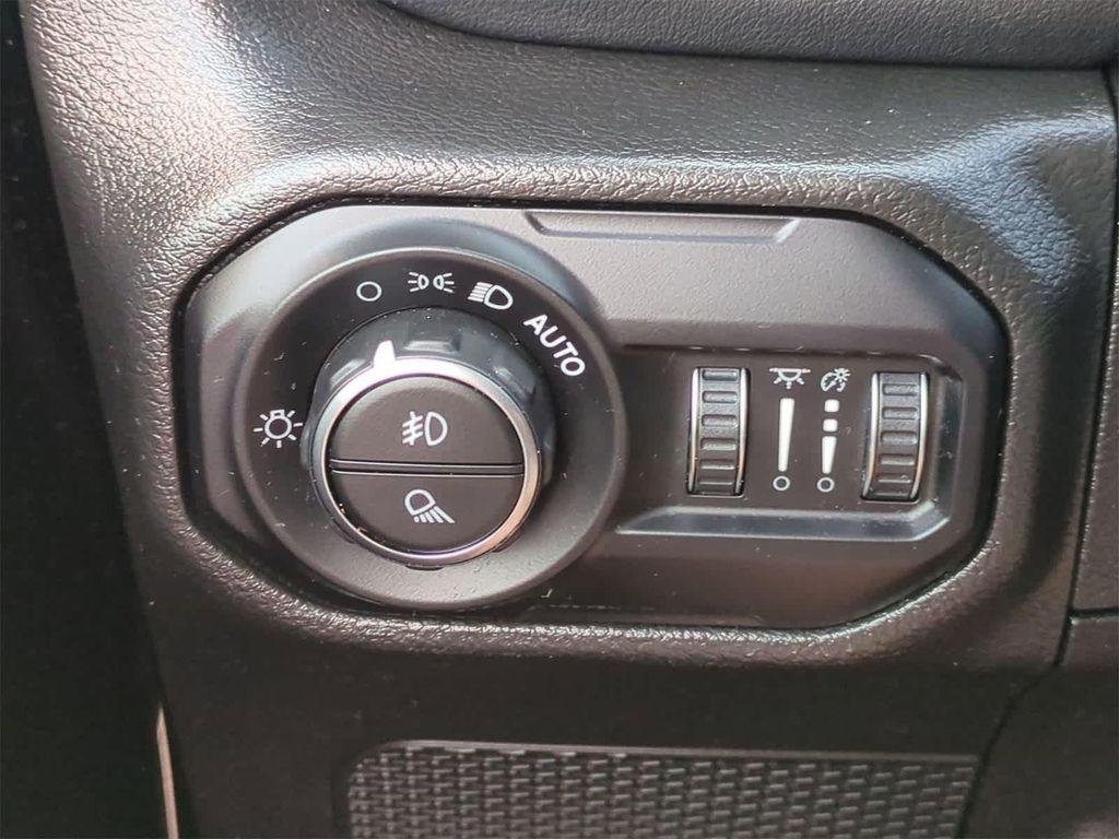 used 2022 Jeep Gladiator car, priced at $33,718