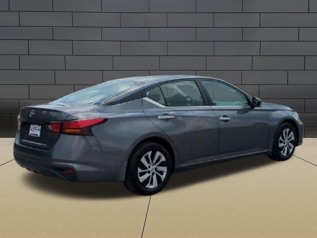 used 2024 Nissan Altima car
