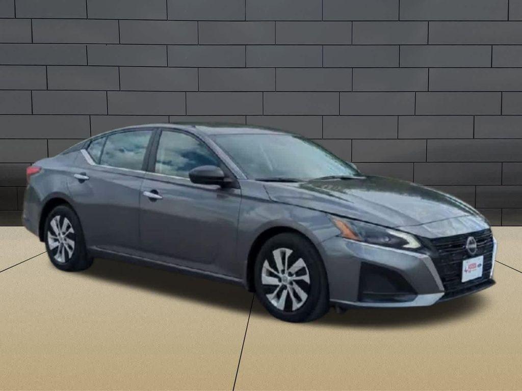 used 2024 Nissan Altima car