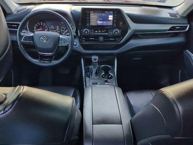 used 2021 Toyota Highlander car, priced at $28,495