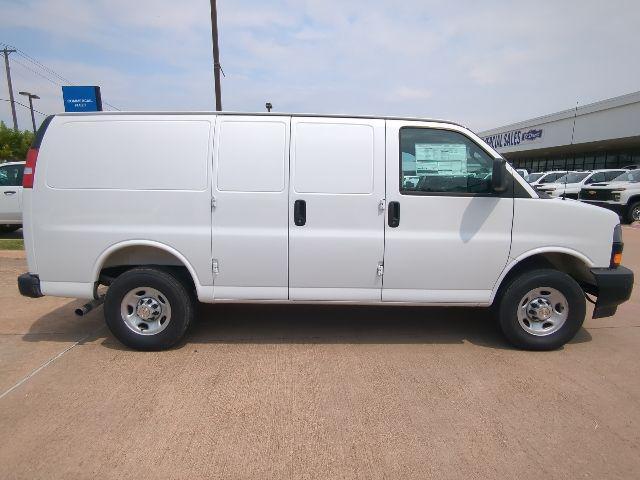 new 2025 Chevrolet Express 2500 car, priced at $50,908