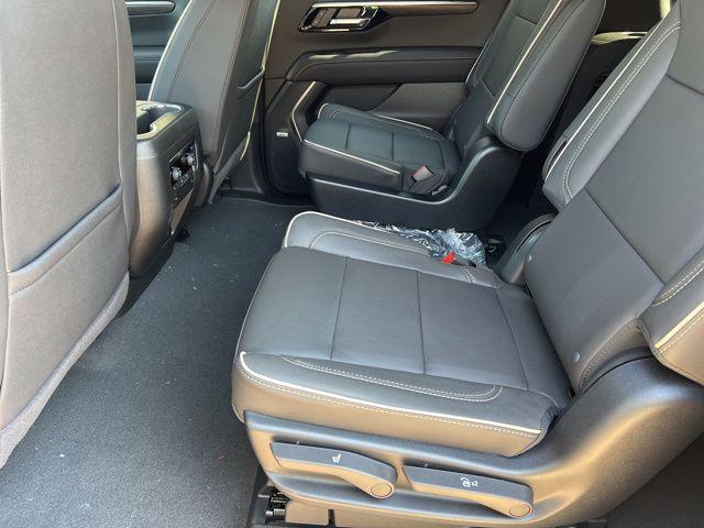 new 2025 Chevrolet Suburban car, priced at $75,645