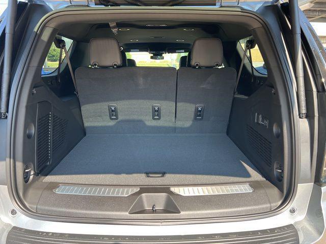 new 2025 Chevrolet Suburban car, priced at $75,645