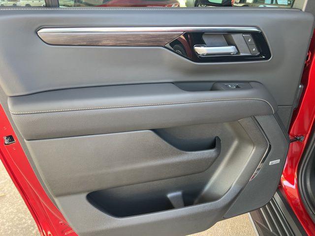 new 2025 Chevrolet Suburban car, priced at $71,615