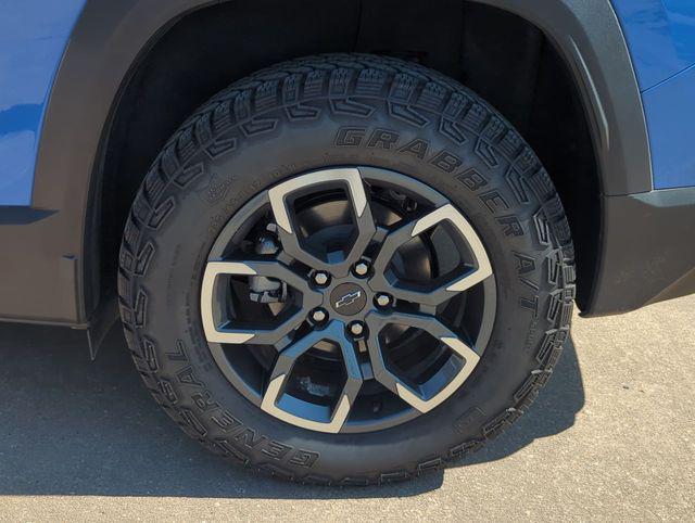 used 2025 Chevrolet Equinox car, priced at $34,095