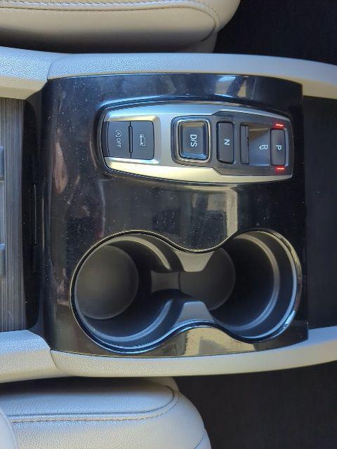 used 2022 Honda Pilot car, priced at $27,495