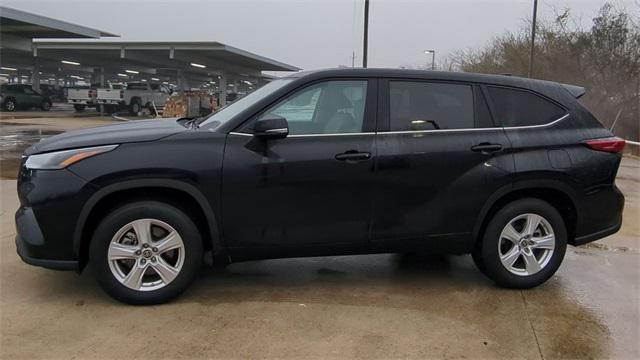 used 2023 Toyota Highlander car, priced at $32,695