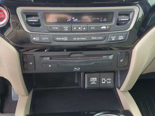 used 2022 Honda Pilot car, priced at $32,995