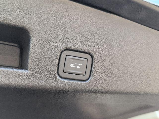 new 2026 Chevrolet Traverse car, priced at $57,536