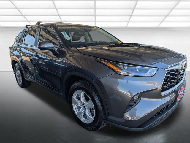 used 2023 Toyota Highlander car, priced at $34,995