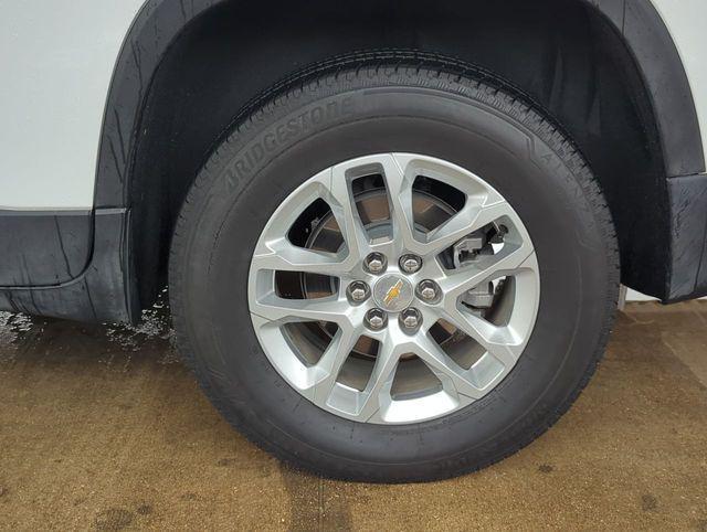 used 2024 Chevrolet Traverse car, priced at $34,995