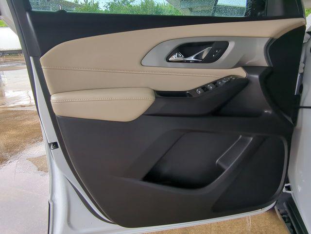used 2024 Chevrolet Traverse car, priced at $34,995