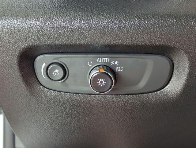 used 2024 Chevrolet Traverse car, priced at $34,995