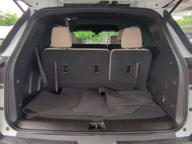 used 2024 Chevrolet Traverse car, priced at $34,995
