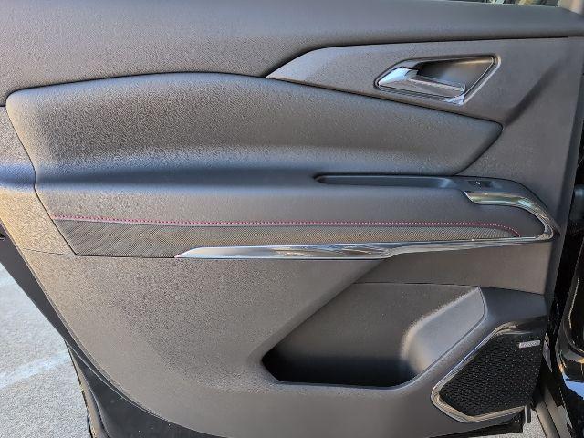 new 2026 Chevrolet Traverse car, priced at $1,736