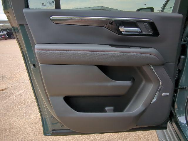new 2025 Chevrolet Suburban car, priced at $91,905