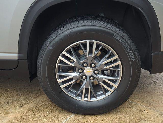used 2024 Chevrolet Traverse car, priced at $39,995