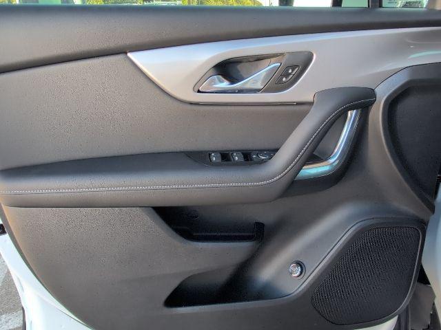 new 2025 Chevrolet Blazer car, priced at $31,890