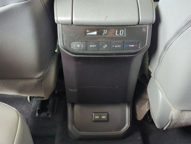 used 2024 Toyota Highlander car, priced at $42,495