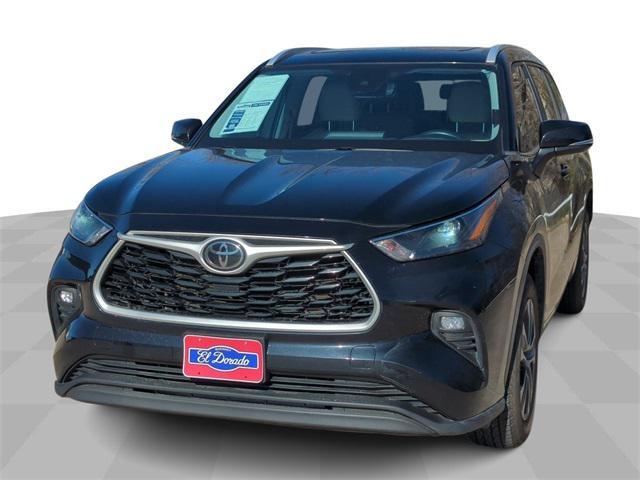 used 2023 Toyota Highlander car, priced at $29,998