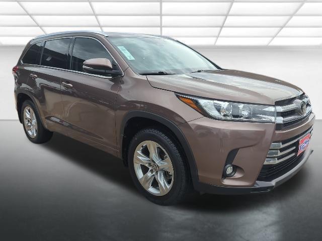 used 2019 Toyota Highlander car, priced at $31,495