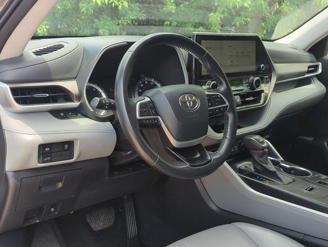 used 2023 Toyota Highlander car, priced at $38,495