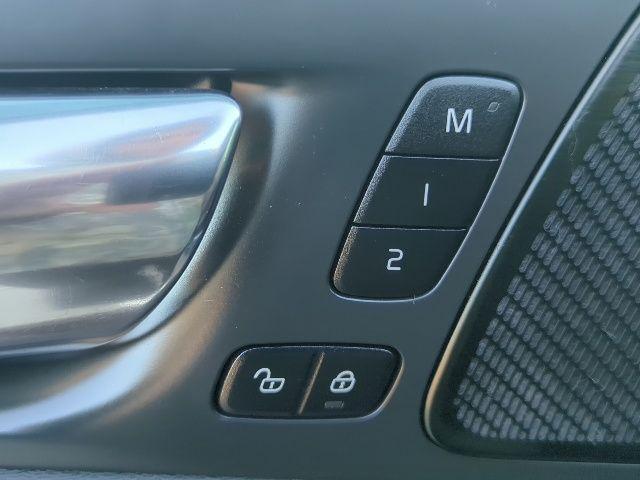 used 2019 Volvo XC60 car, priced at $19,495