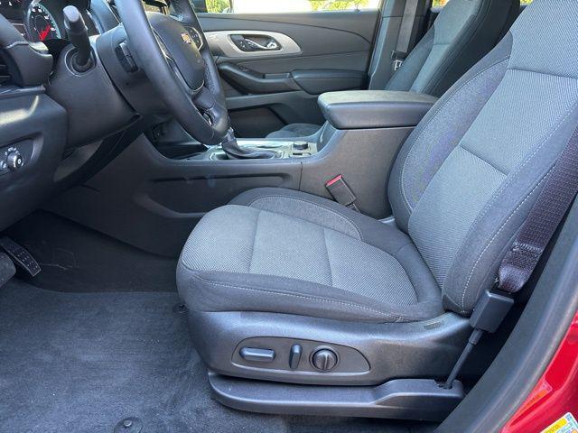 used 2023 Chevrolet Traverse car, priced at $30,795