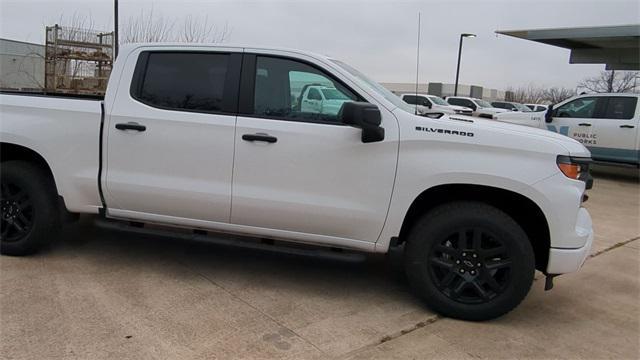 new 2025 Chevrolet Silverado 1500 car, priced at $40,335