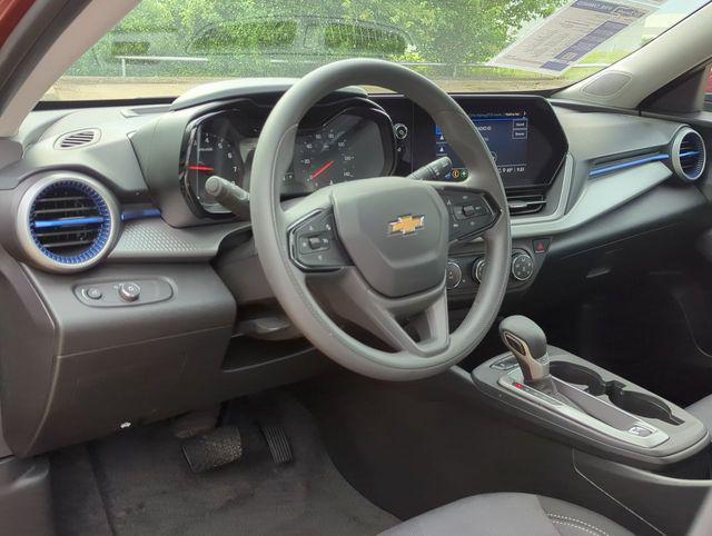 used 2025 Chevrolet Trax car, priced at $22,495