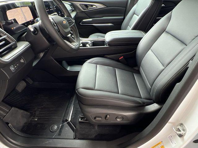 new 2025 Chevrolet Traverse car, priced at $48,825