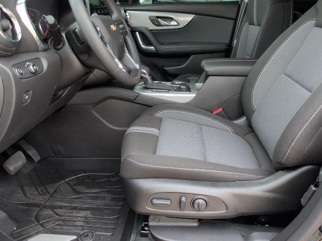 new 2025 Chevrolet Blazer car, priced at $30,665