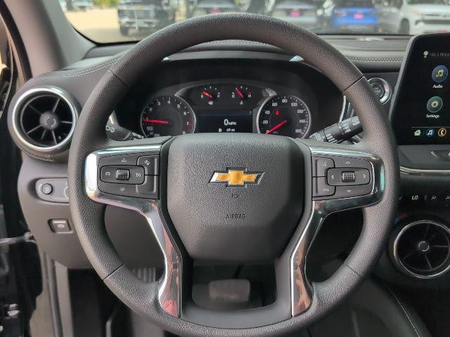 new 2025 Chevrolet Blazer car, priced at $30,665