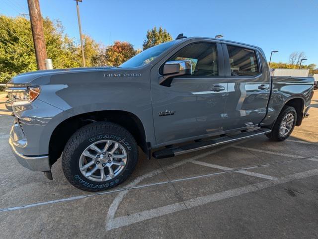 new 2024 Chevrolet Silverado 1500 car, priced at $42,800