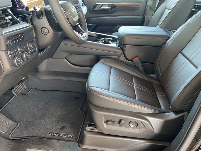 new 2025 Chevrolet Suburban car, priced at $86,575