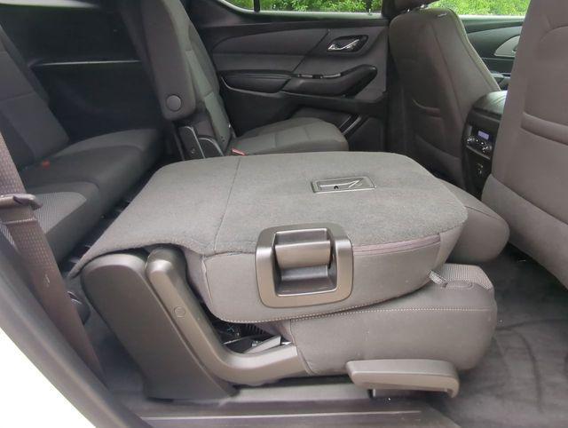 used 2023 Chevrolet Traverse car, priced at $31,495