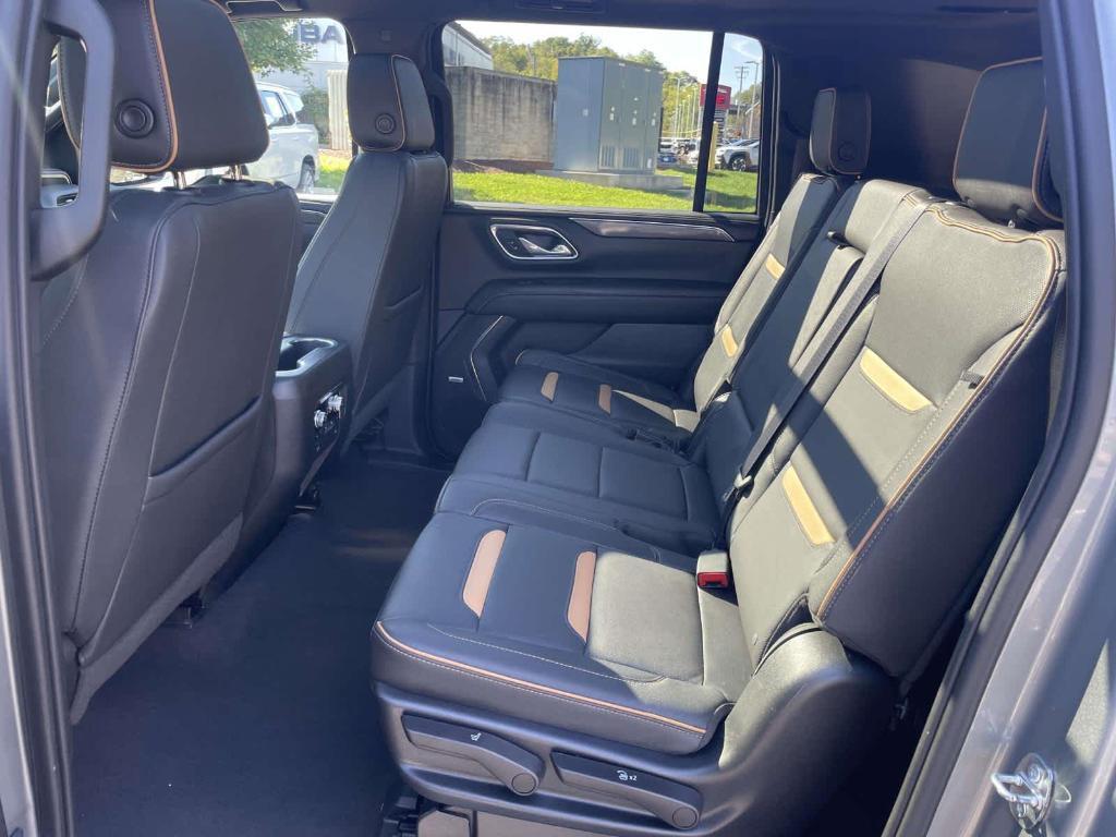 used 2023 GMC Yukon XL car