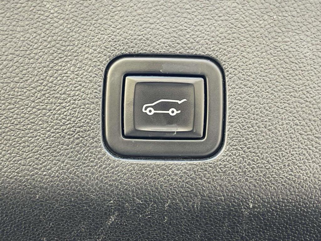 used 2023 GMC Yukon XL car