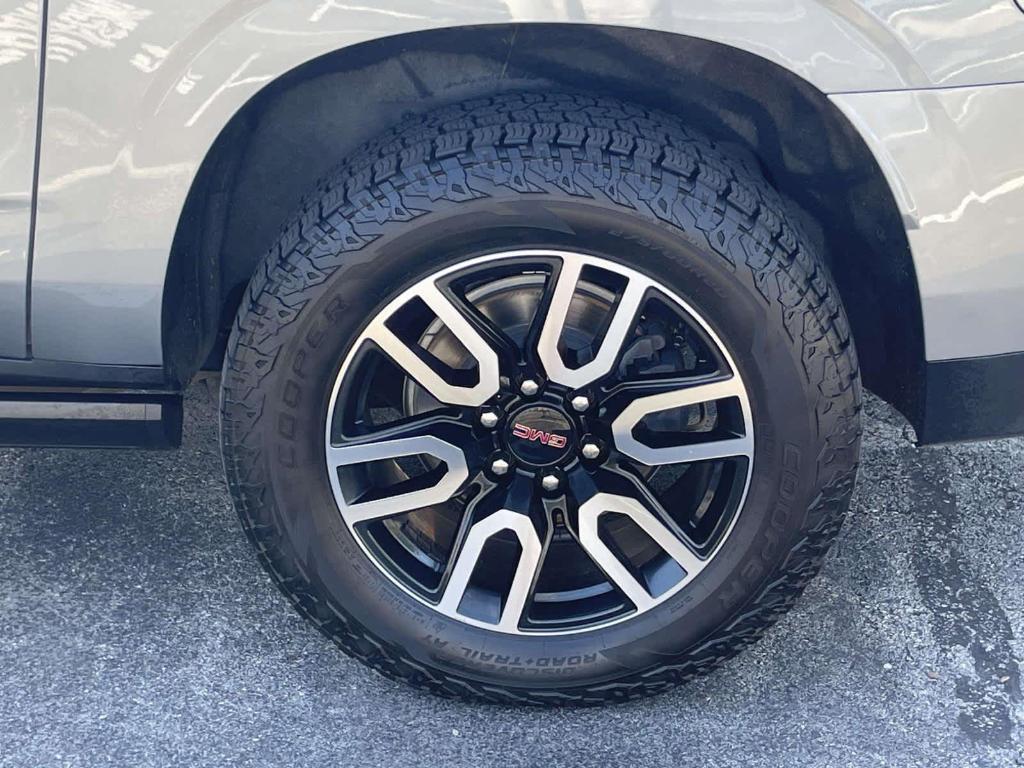 used 2023 GMC Yukon XL car