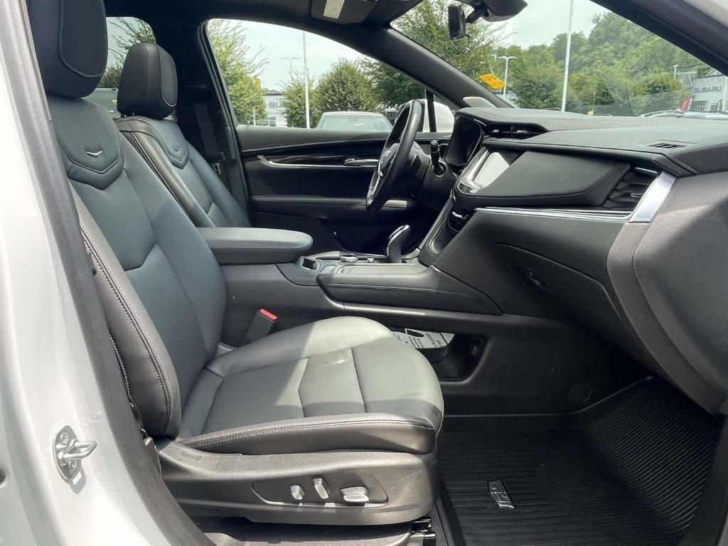 used 2025 Cadillac XT5 car, priced at $48,997